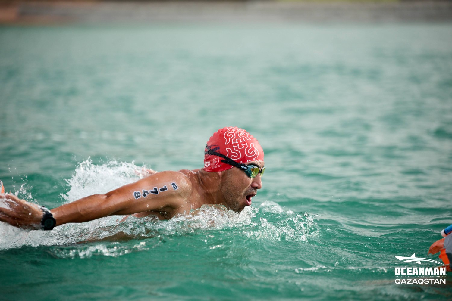 ROX стал генеральным спонсором OCEANMAN Kazakhstan 2025 в Алматы